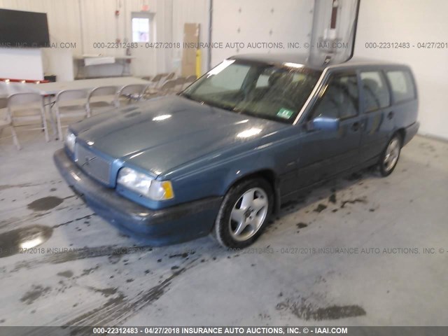 YV1LW555XV2277306 - 1997 VOLVO 850 BLUE photo 2