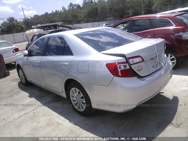 4T4BF1FK3ER354926 - 2014 TOYOTA CAMRY L/SE/LE/XLE 银色 照片 3