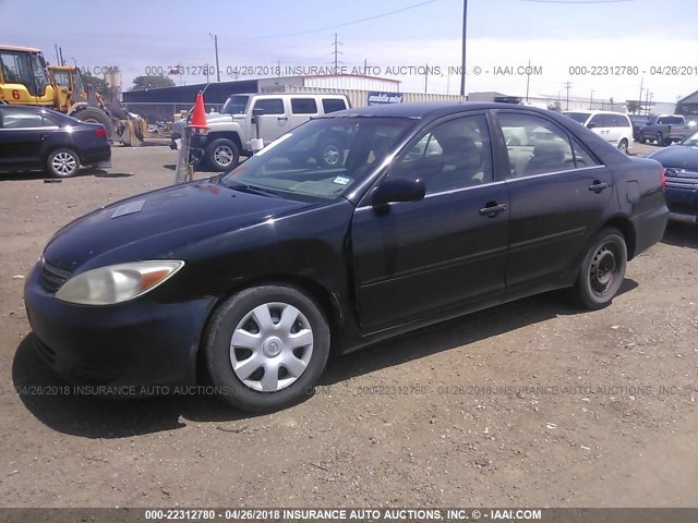 4T1BE32K52U020004 - 2002 TOYOTA CAMRY LE/XLE/SE შავი ფოტო 2