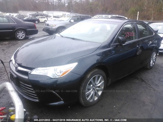 4T1BF1FK4HU742570 - 2017 TOYOTA CAMRY LE/XLE/SE/XSE BLACK photo 2