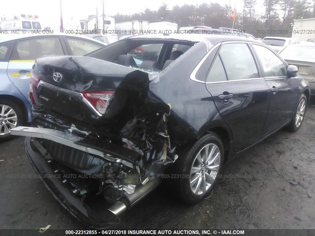 4T1BF1FK4HU742570 - 2017 TOYOTA CAMRY LE/XLE/SE/XSE BLACK photo 4