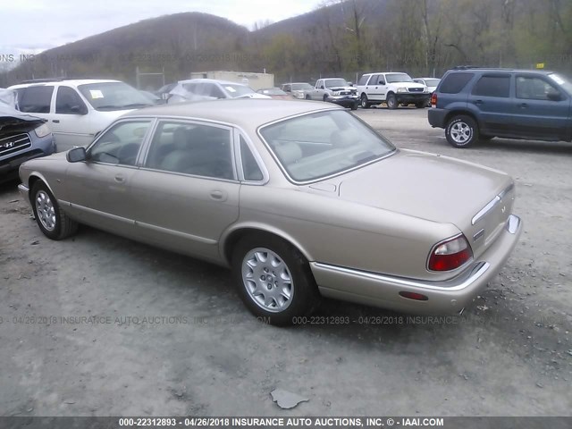 SAJDA23C31LF20844 - 2001 JAGUAR XJ8 L GOLD photo 3