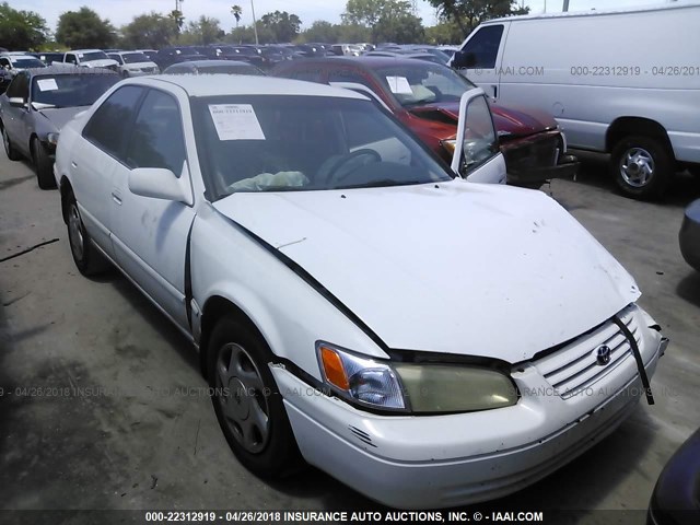 JT2BF22K7W0093201 - 1998 TOYOTA CAMRY CE/LE/XLE 白色 照片 1