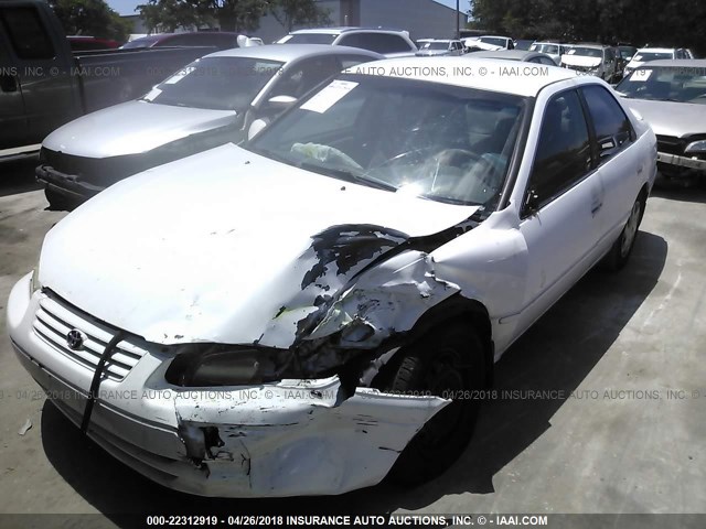 JT2BF22K7W0093201 - 1998 TOYOTA CAMRY CE/LE/XLE 白色 照片 2