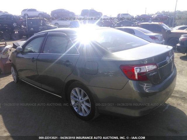 4T1BF1FKXCU597558 - 2012 TOYOTA CAMRY SE/LE/XLE GRAY photo 3