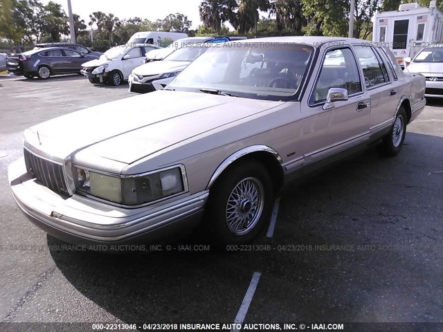 1LNLM83W6NY758655 - 1992 LINCOLN TOWN CAR CARTIER TAN photo 2