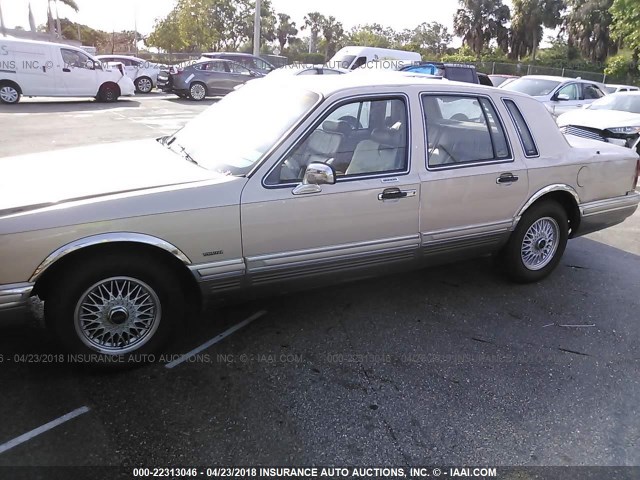 1LNLM83W6NY758655 - 1992 LINCOLN TOWN CAR CARTIER TAN photo 6