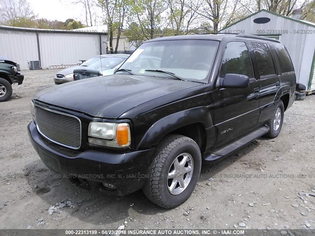 1GKEK63R4YR209444 - 2000 GMC DENALI BLACK photo 2