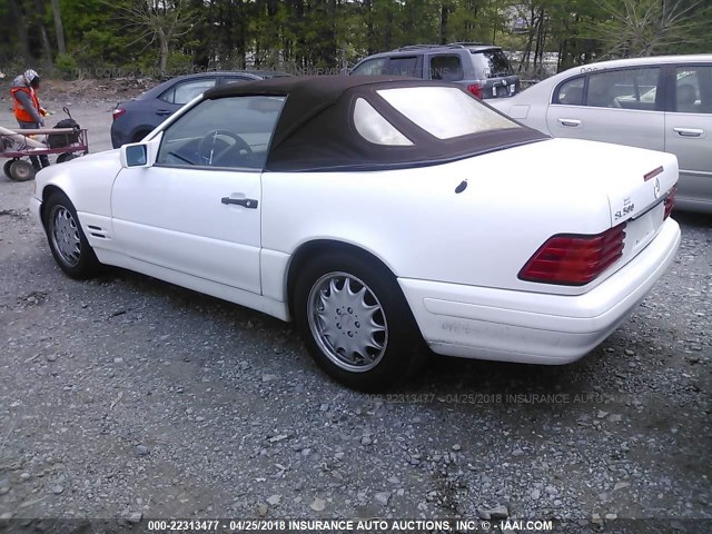 WDBFA67F4TF132988 - 1996 MERCEDES-BENZ SL 500 WHITE photo 3