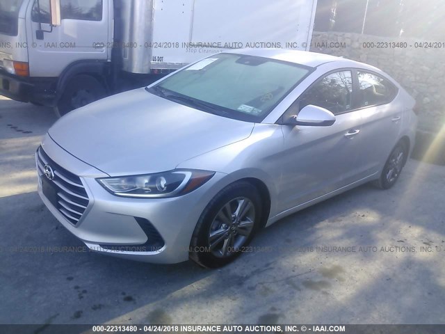 5NPD84LF6JH237842 - 2018 HYUNDAI ELANTRA SEL/VALUE/LIMITED SILVER photo 2