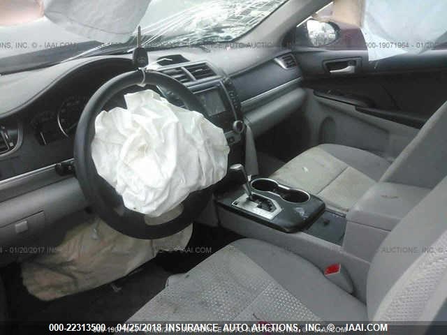 4T1BF1FK1CU119920 - 2012 TOYOTA CAMRY SE/LE/XLE GRAY photo 5