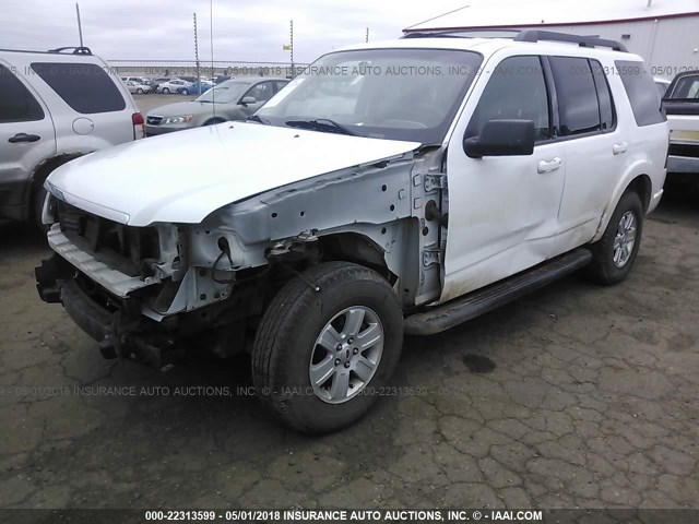 1FMEU7DE2AUB07050 - 2010 FORD EXPLORER XLT WHITE photo 2