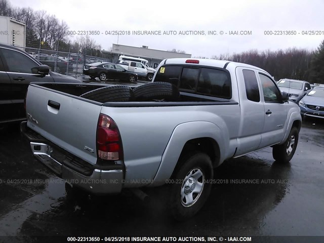 5TEUX42N96Z305504 - 2006 TOYOTA TACOMA ACCESS CAB SILVER photo 4