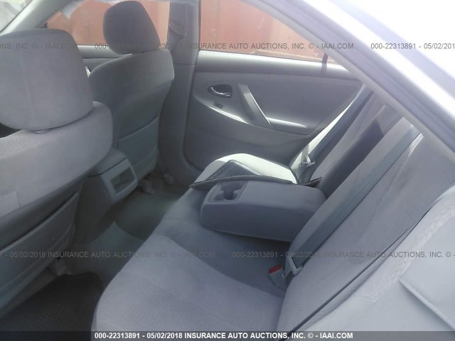 4T4BF3EK5AR035454 - 2010 TOYOTA CAMRY SE/LE/XLE SILVER photo 8