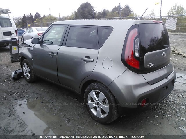 KNDJN2A24J7545340 - 2018 KIA SOUL GRAY photo 3