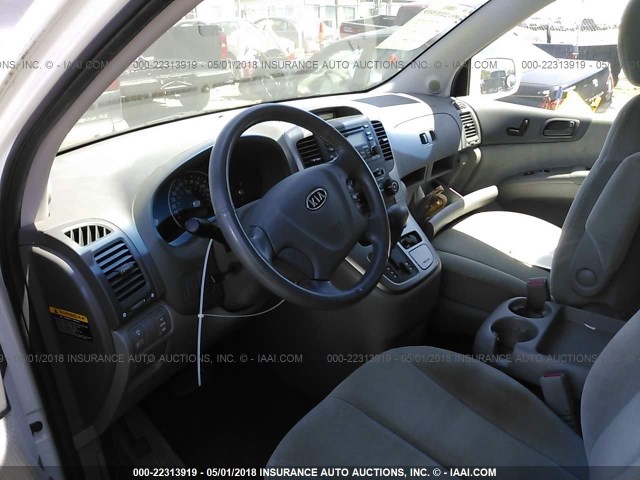 KNDMB233086238520 - 2008 KIA SEDONA EX/LX WHITE photo 5