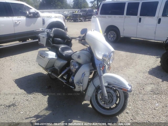 5HD1FCW154Y623763 - 2004 HARLEY-DAVIDSON FLHTCUI Ақ фото 1