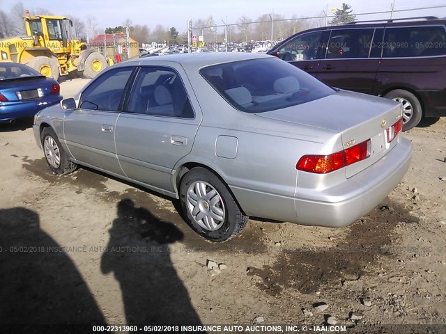 4T1BG22K2YU692454 - 2000 TOYOTA CAMRY CE/LE/XLE SILVER photo 3