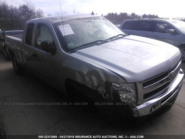 1GCRKREA3BZ131851 - 2011 CHEVROLET SILVERADO K1500 LS SILVER photo 1