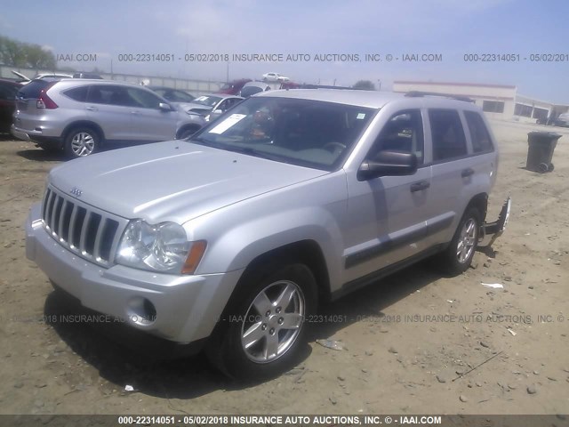 1J8GS48K06C198018 - 2006 JEEP GRAND CHEROKEE LAREDO/COLUMBIA/FREEDOM SILVER photo 2