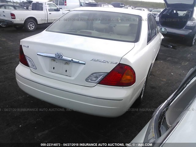 4T1BF28B62U200266 - 2002 TOYOTA AVALON XL/XLS WHITE photo 4