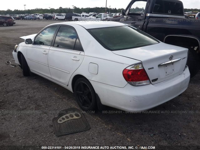 4T1BE32KX5U382849 - 2005 TOYOTA CAMRY LE/XLE/SE 白色 照片 3