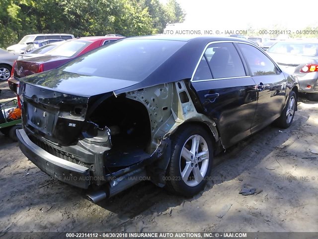 4T1BF1FK4EU386956 - 2014 TOYOTA CAMRY L/SE/LE/XLE Qara foto 4