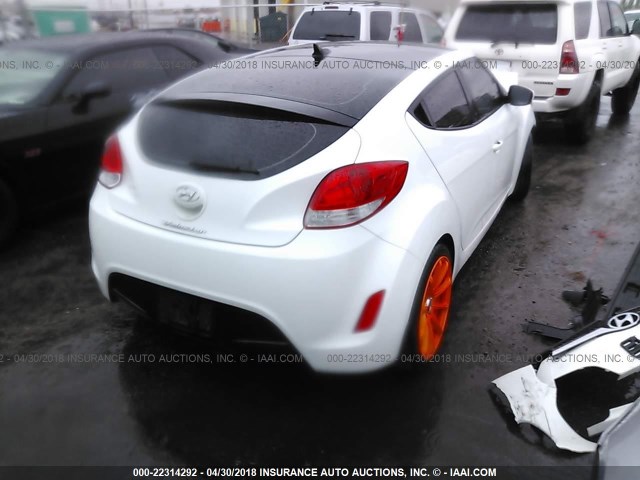 KMHTC6AD6CU073004 - 2012 HYUNDAI VELOSTER WHITE photo 4