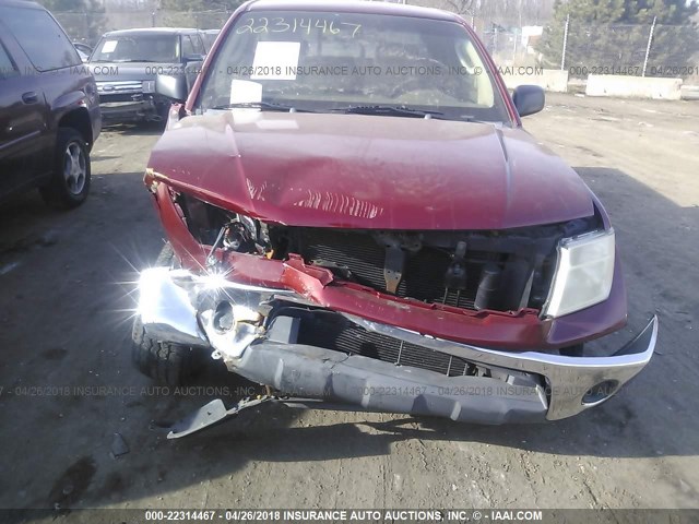 1N6AD06U16C437805 - 2006 NISSAN FRONTIER KING CAB LE/SE/OFF ROAD MAROON photo 6