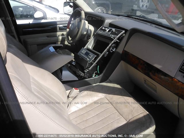 5LMFU27R94LJ39443 - 2004 LINCOLN NAVIGATOR BLACK photo 5