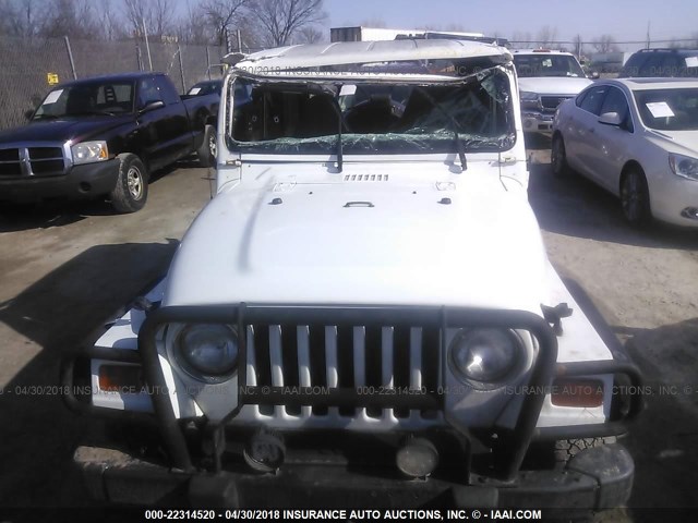 1J4FY19SXWP740047 - 1998 JEEP WRANGLER / TJ SPORT WHITE photo 6