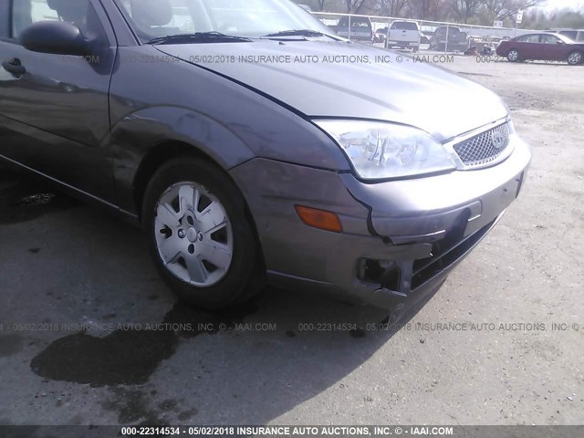 1FAHP37N77W298898 - 2007 FORD FOCUS ZX5/S/SE/SES GRAY photo 6