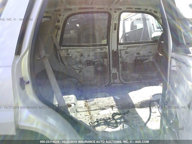 1GYEC63T32R307872 - 2002 CADILLAC ESCALADE LUXURY WHITE photo 8