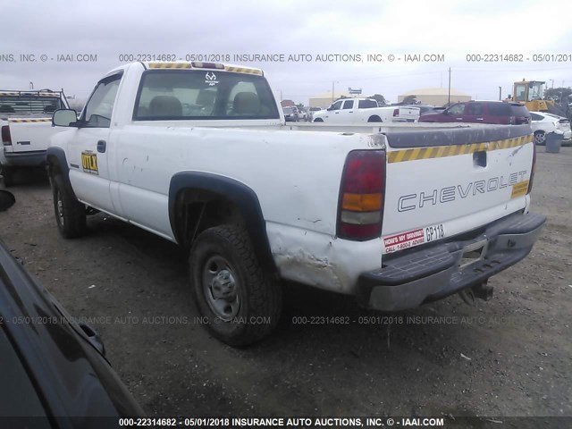 1GCHC24U52E288462 - 2002 CHEVROLET SILVERADO C2500 HEAVY DUTY WHITE photo 3