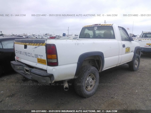 1GCHC24U52E288462 - 2002 CHEVROLET SILVERADO C2500 HEAVY DUTY WHITE photo 4