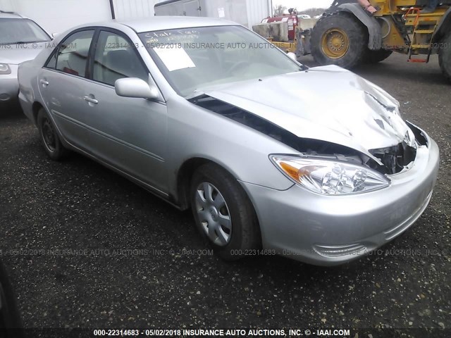 4T1BE32K42U080730 - 2002 TOYOTA CAMRY LE/XLE/SE ვერცხლისფერი ფოტო 1