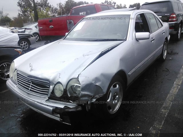 WDBJF65H5XA767267 - 1999 MERCEDES-BENZ E 320 SILVER photo 2