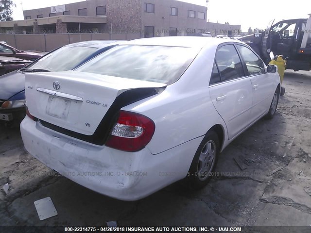 4T1BF30K42U007888 - 2002 TOYOTA CAMRY LE/XLE/SE WHITE photo 4