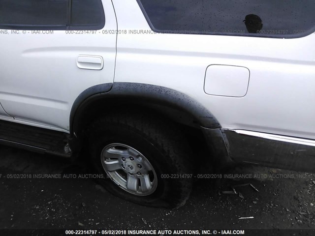 JT3HN86R2W0146535 - 1998 TOYOTA 4RUNNER SR5 WHITE photo 6