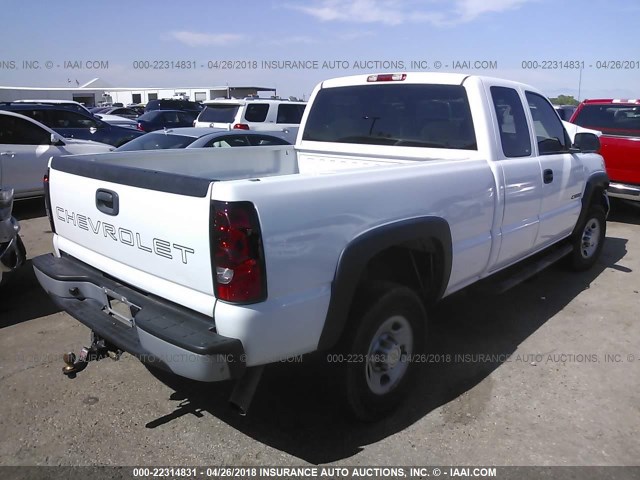 1GCHC29U27E193633 - 2007 CHEVROLET SILVERADO C2500 HEAVY DUTY WHITE photo 4