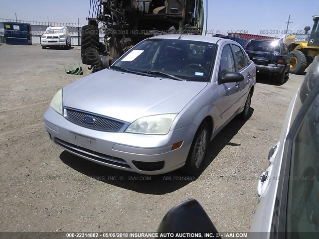 1FAFP34N27W251256 - 2007 FORD FOCUS ZX4/S/SE/SES SILVER photo 2