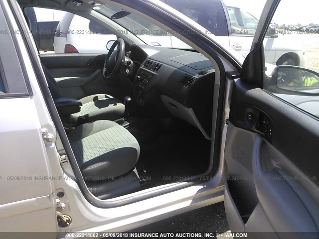 1FAFP34N27W251256 - 2007 FORD FOCUS ZX4/S/SE/SES 银色 照片 5