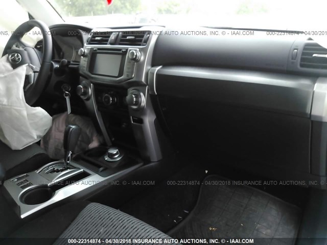 JTEBU5JRXG5373434 - 2016 TOYOTA 4RUNNER SR5 PREM/LTDL/TRAIL/TRD BLACK photo 5