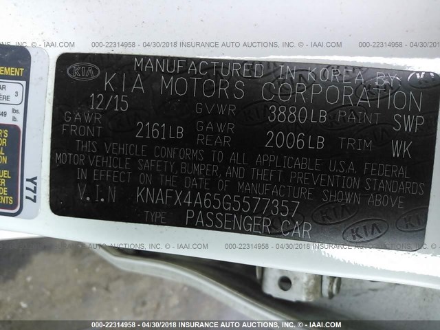 KNAFX4A65G5577357 - 2016 KIA FORTE LX WHITE photo 9