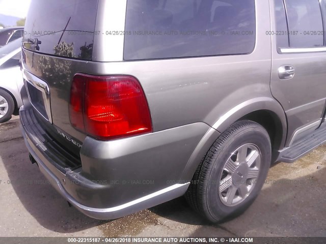 5LMFU28R44LJ19096 - 2004 LINCOLN NAVIGATOR BROWN photo 6