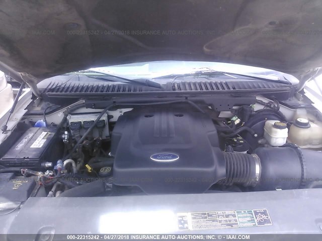 1FMRU15W24LA72347 - 2004 FORD EXPEDITION XLT ვერცხლისფერი ფოტო 10