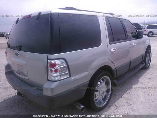1FMRU15W24LA72347 - 2004 FORD EXPEDITION XLT ვერცხლისფერი ფოტო 4
