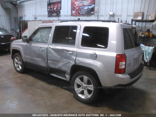 1J4NF1GB6BD181841 - 2011 JEEP PATRIOT SPORT SILVER photo 3