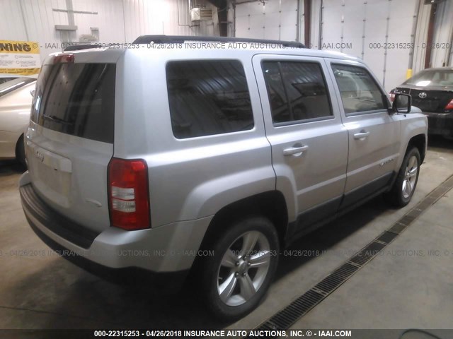 1J4NF1GB6BD181841 - 2011 JEEP PATRIOT SPORT SILVER photo 4