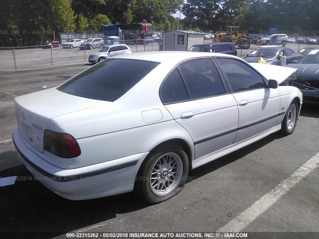 WBADM6347YGV04195 - 2000 BMW 528 I AUTOMATIC WHITE photo 4